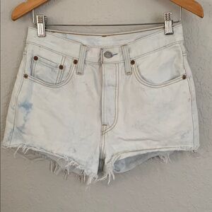 Levi's 501 Women's Light Wash Button Fly Denim Jean Shorts Size 27 Waist